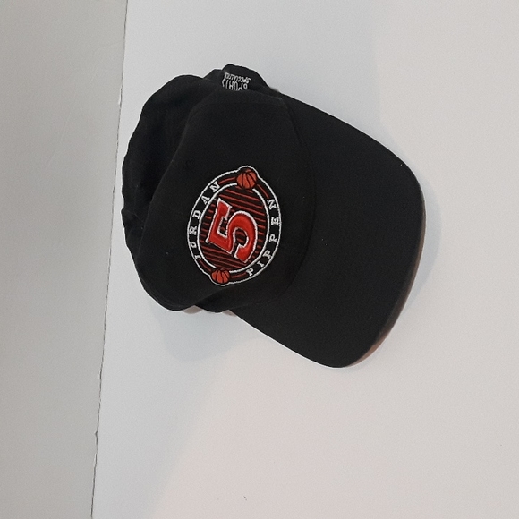 VTG. MICHAEL JORDAN SCOTTIE PIPPEN 5 CHICAGO BULLS SNAPBK HAT SPORTS SPECIALTIES - Picture 5 of 6